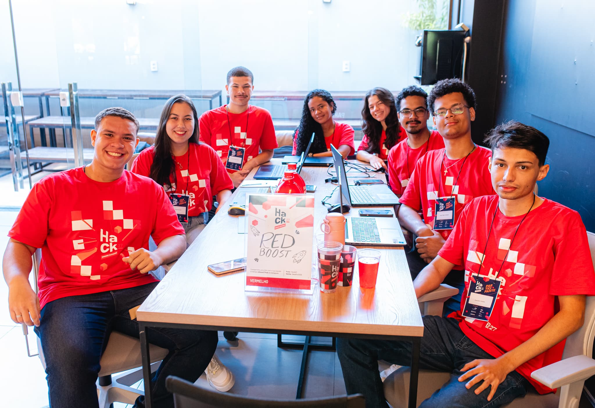 Equipe RED BOOST reunida no Hack27